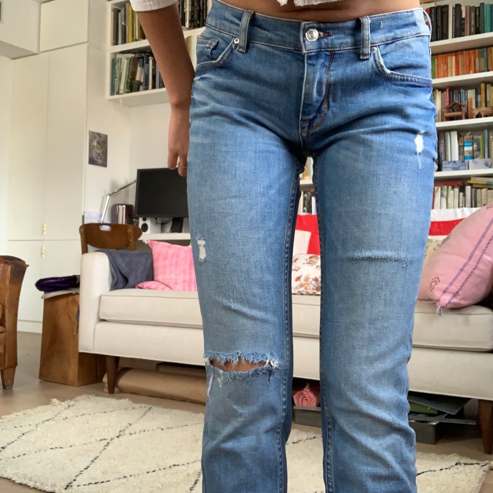 Zara cropped ankle ripped jeans